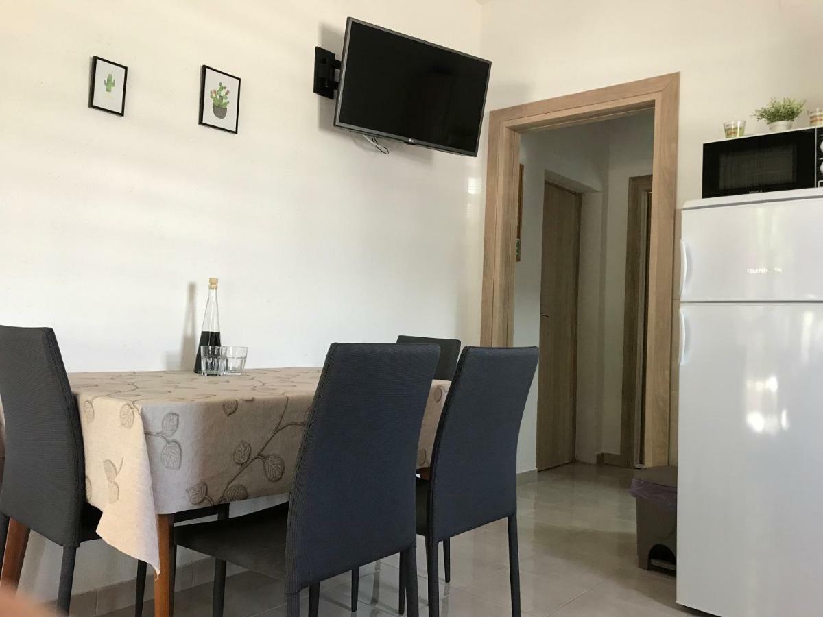 Apartman Mirjana With Terrace And Free Parking Donji Okrug  Buitenkant foto